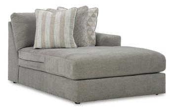 Avaliyah Sectional with Chaise